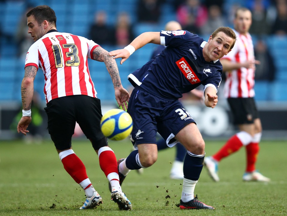 LONDON, ENGLAND - JANUARY 28:  Harry Kane of Millwall battles with Daniel Fox of Southampton follows during the FA Cup Fourth Round match between Millwall and Southampton at The Den on January 28, 2012 in London, England.  (Photo by Julian Finney/Getty Images)