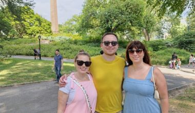 At a picnic in the park, increasingly isolated young NY Jews let their identities show