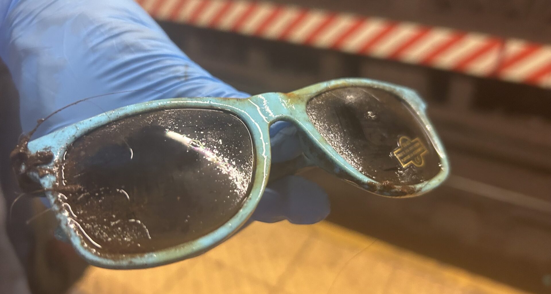Valuables Stuck in the Muck? Subway Dropped-Items Team Is on the Case.