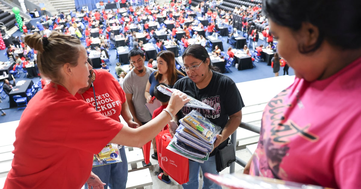Back to school means cellphone ban, other changes for Dallas, Fort Worth students