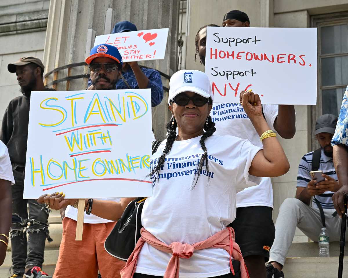 NYC Airbnb hosts fight back against rental law • Brooklyn Paper