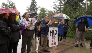 Saskatoon crowd turns against mayor at protest over MAGA singer Sean Feucht’s show - CTV News