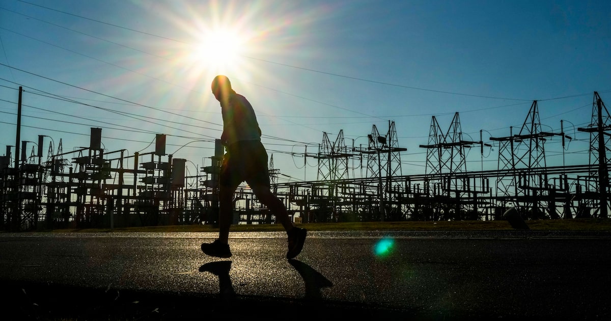 Will Dallas-Fort Worth hit 100 again this week?