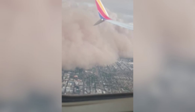 Woman recalls tense moments flying above haboob to Phoenix Sky Harbor