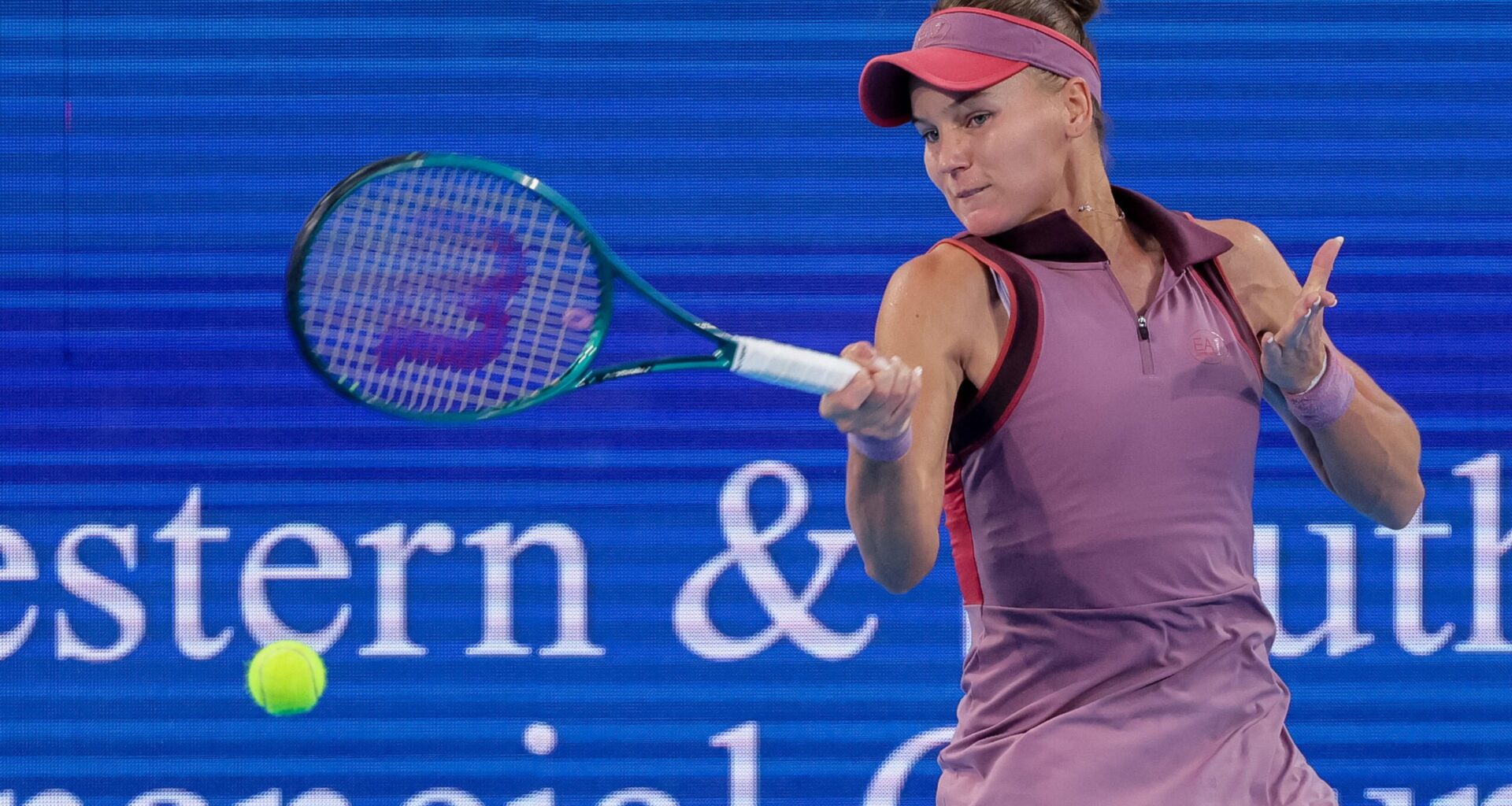 Kudermetova brutally ends Gracheva’s run