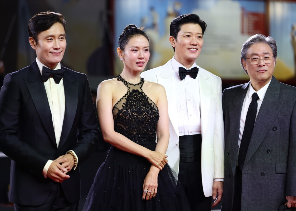 Park Chan-Wook’s ’No Other Choice’ Gets 8 1/2-Minute Venice Ovation