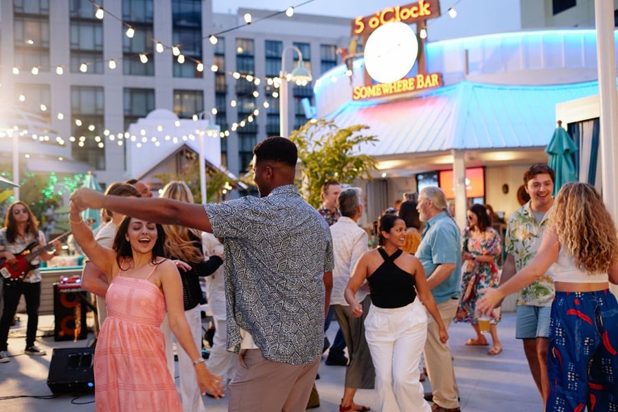 5 o'Clock Somewhere Bar