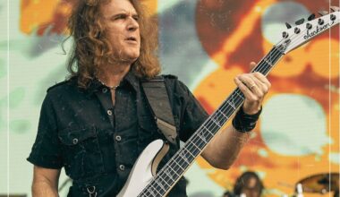 The band Megadeth bassist called "masters of the one-riff"