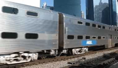 Metra train derailment in Chicago prompts hours-long shutdown – NBC Chicago