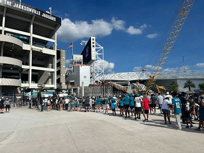Jaguars fans get 1st glimpse of upcoming season at scrimmage