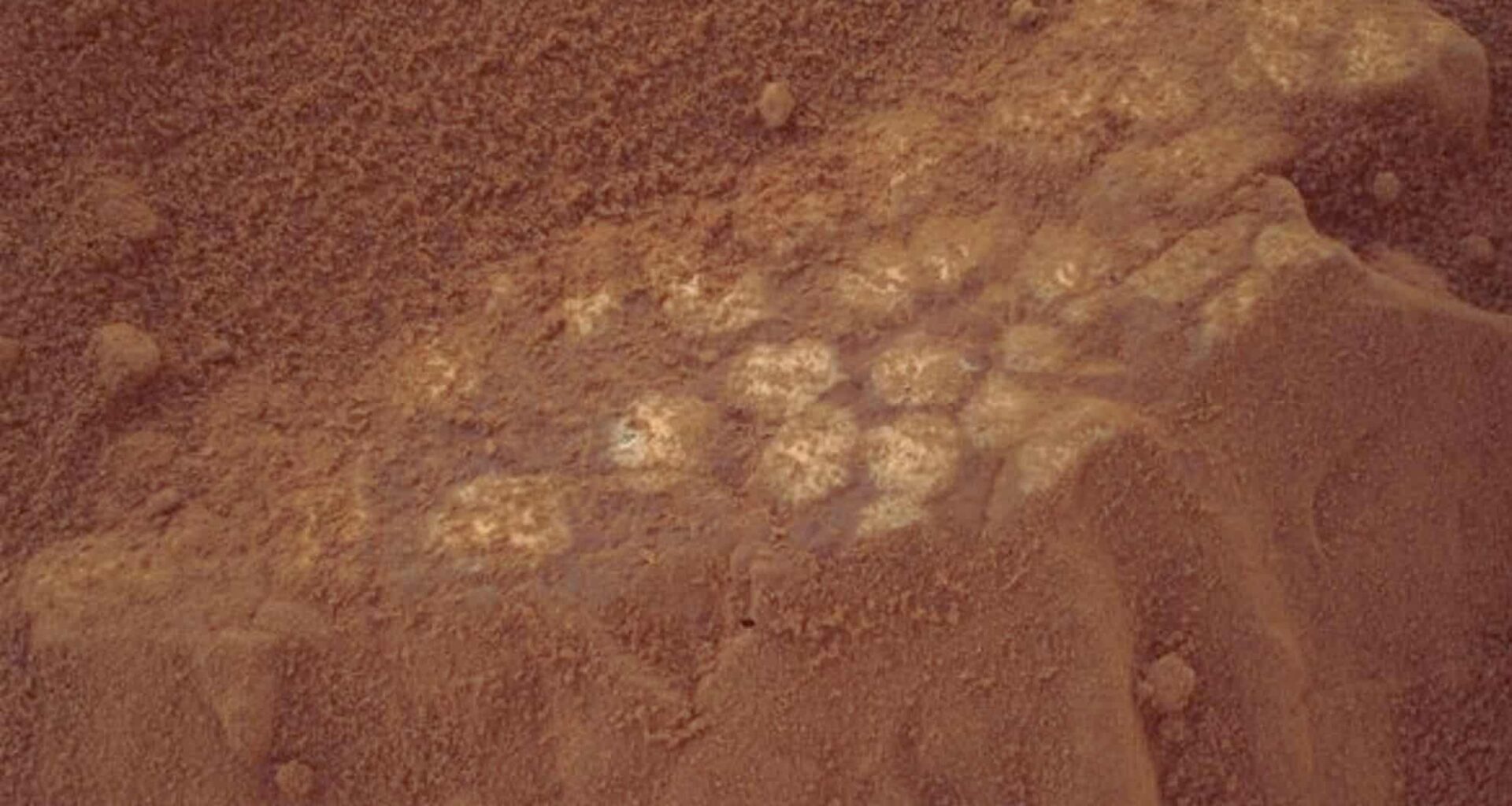 Nasa’s Curiosity Rover Just Found ‘dinosaur Eggs’ On Mars… Is This A Clue To Ancient Life