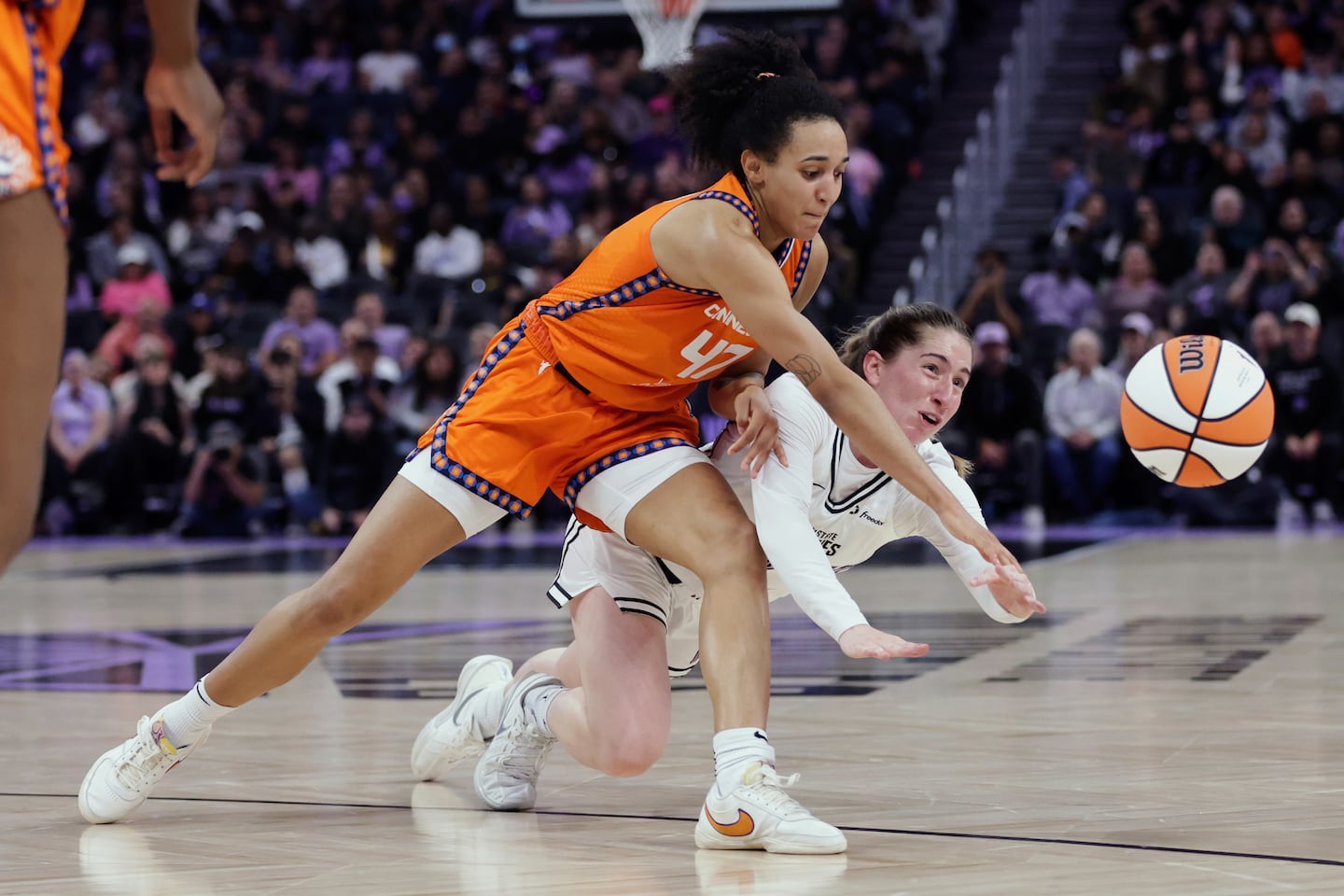 Leila Lacan, shown here during Monday's game against Golden State, scored a team-high 17 points to beat the Chicago Sky on Wednesday.