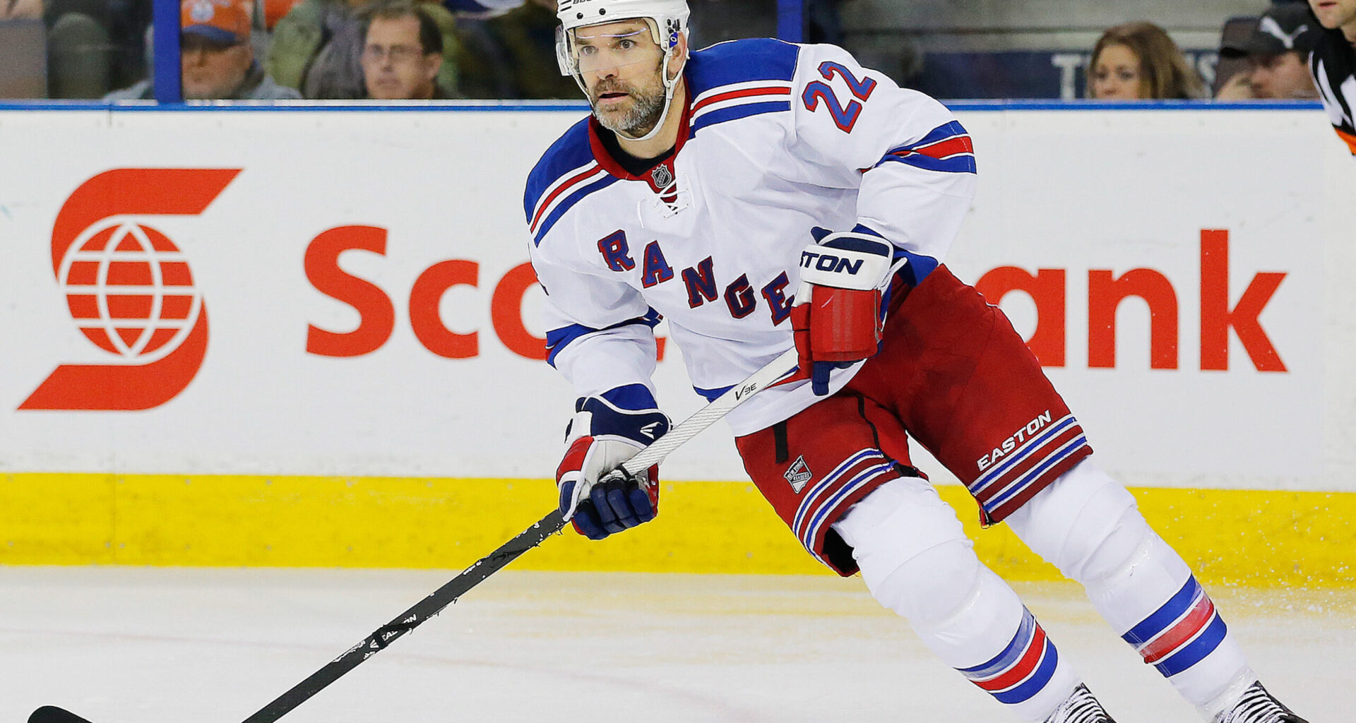 Former Rangers defenseman recalls 'standing ovation' from teammates after colorful run-in with media