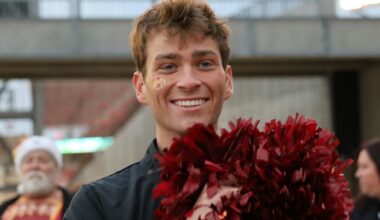 Outrage over male Minnesota Vikings cheerleader makes his mom heartsick