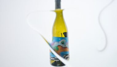 Cash & Carry’s animated wordmark for Other matches the flow and pour of a bottle of wine