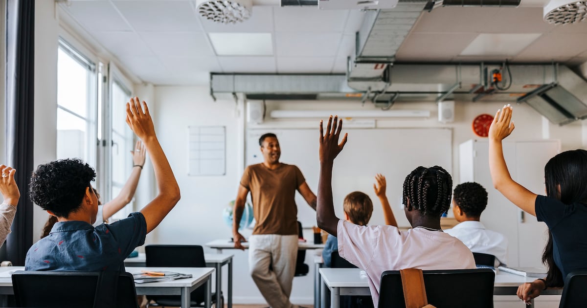 After outcry, NYC Teaching Fellows begin receiving payments