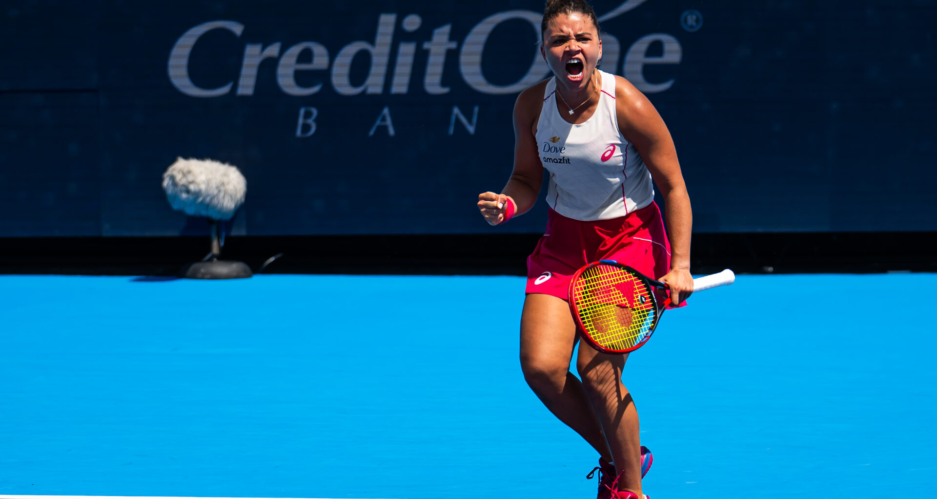 Paolini edges Sakkari in Cincinnati; Kostyuk withdraws, Swiatek through