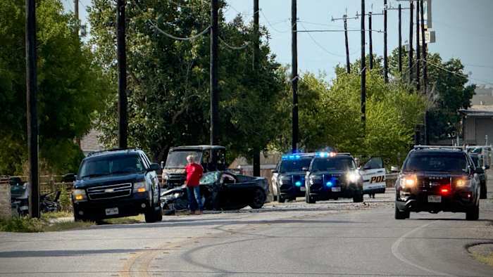 Two dead after high-speed crash near Interstate 35 on Southwest Side, SAPD says