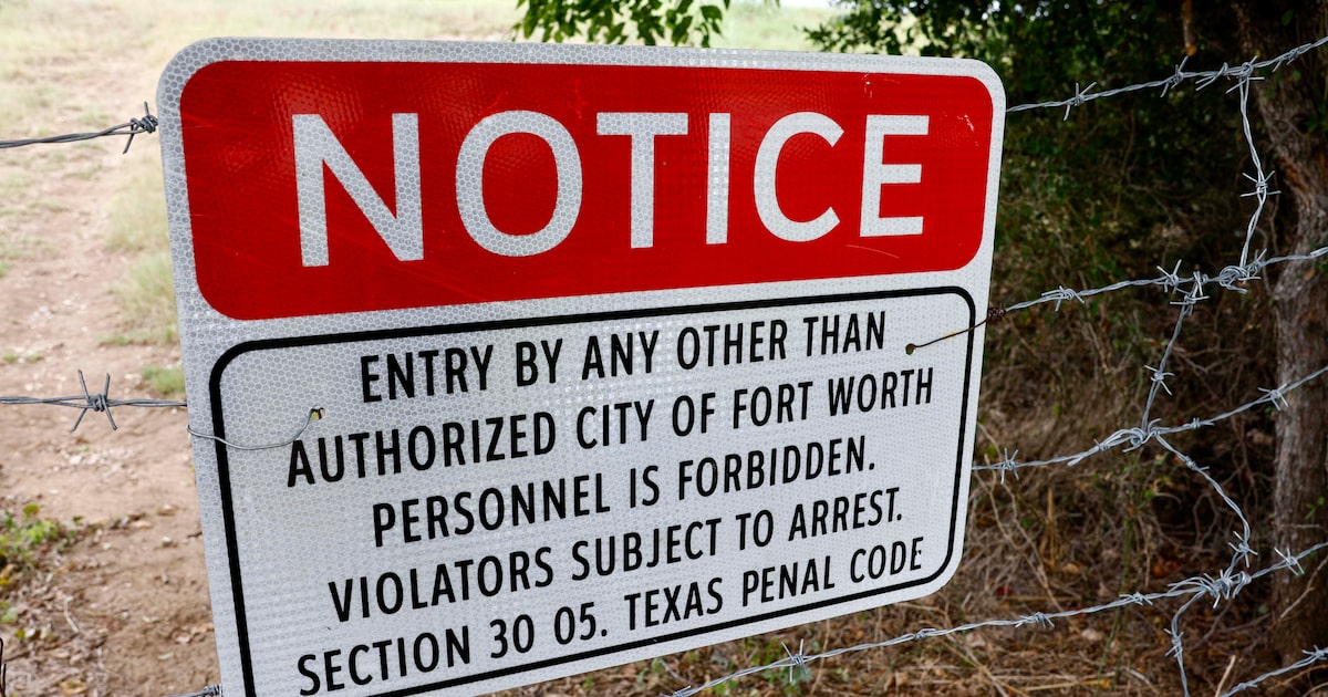 Months after oil spill, a beloved North Texas bird-watching spot remains shuttered