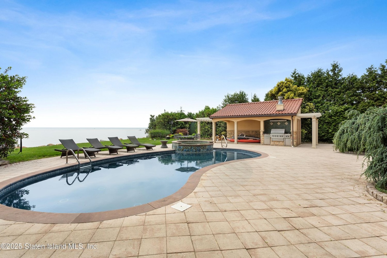40 Wakefield Road, Eltingville