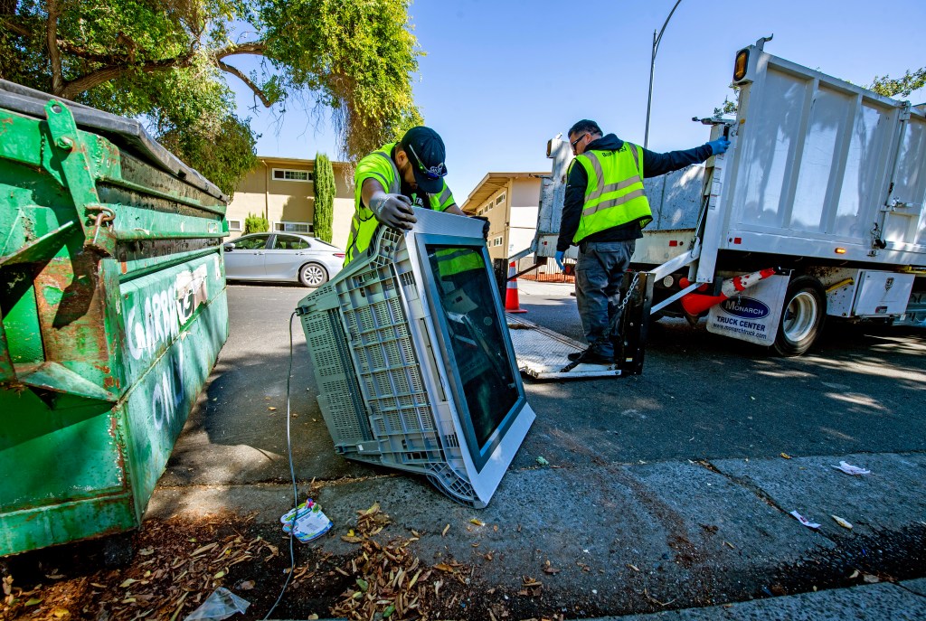Illegal dumping plagues San Jose, despite dumpster days and free junk pickup