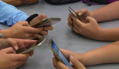 A look at the mental health impact of Texas schools cell phone ban