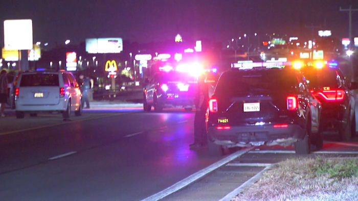 Man killed after losing control of motorcycle on Northwest Side, police say