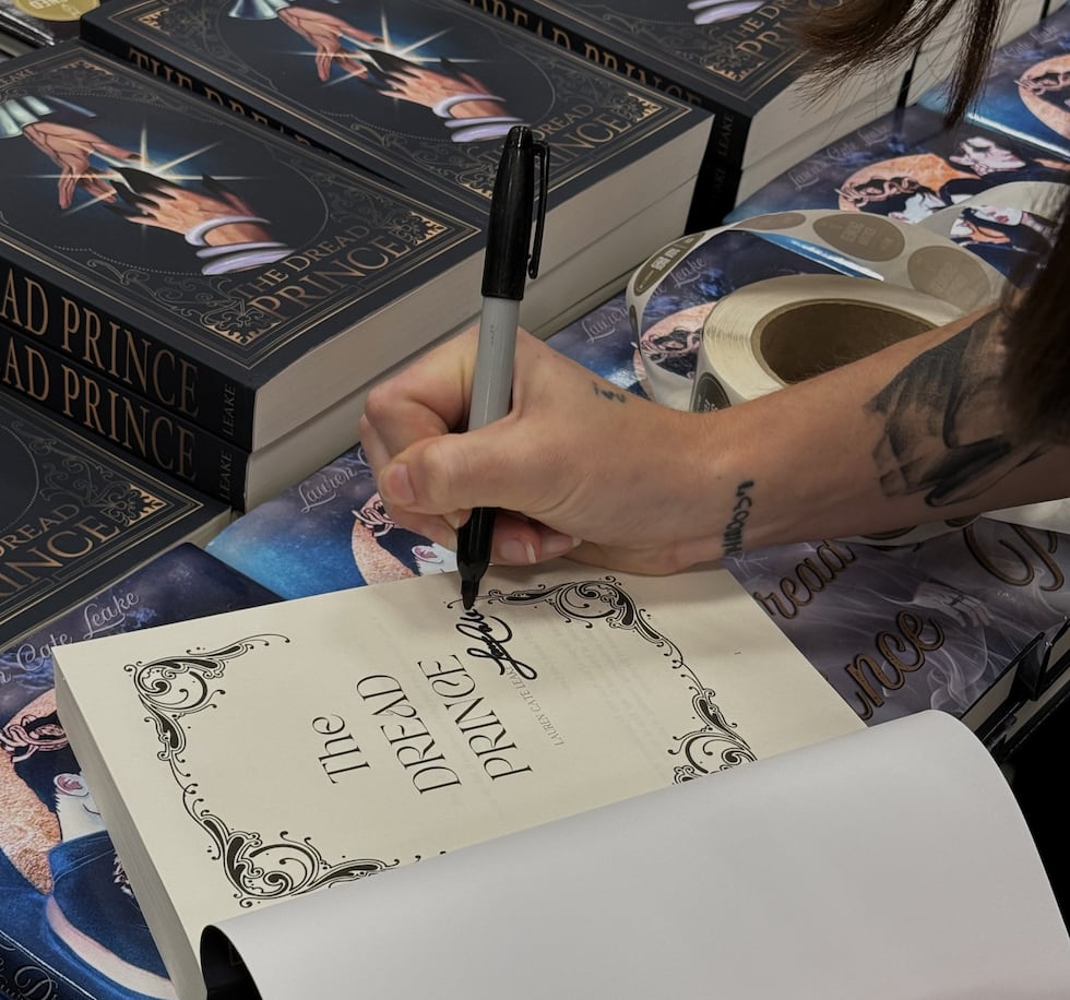 Mississippi author markets her books across the US, using social media to build her reader base