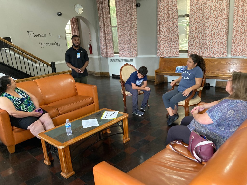 Walk with a Doc program kicks off in Chicago Heights