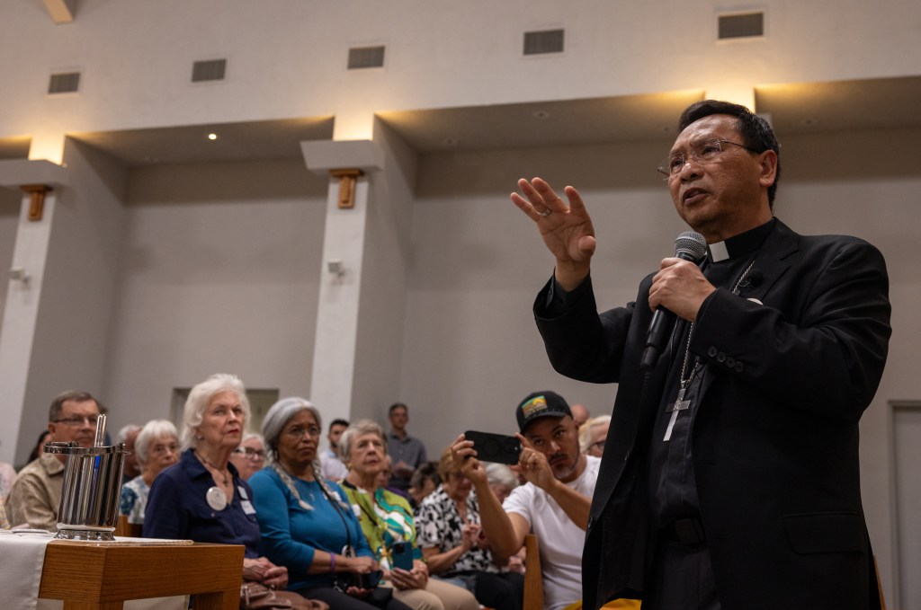 Religious leaders lead effort to accompany immigrants to court