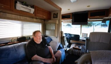 San Diego starts cracking down, slowly and ‘one at a time,’ on RVs along Mission Bay – San Diego Union-Tribune
