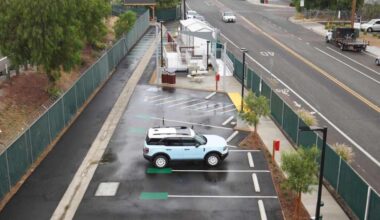 A safe parking lot for homeless residents re-opens in East County – San Diego Union-Tribune