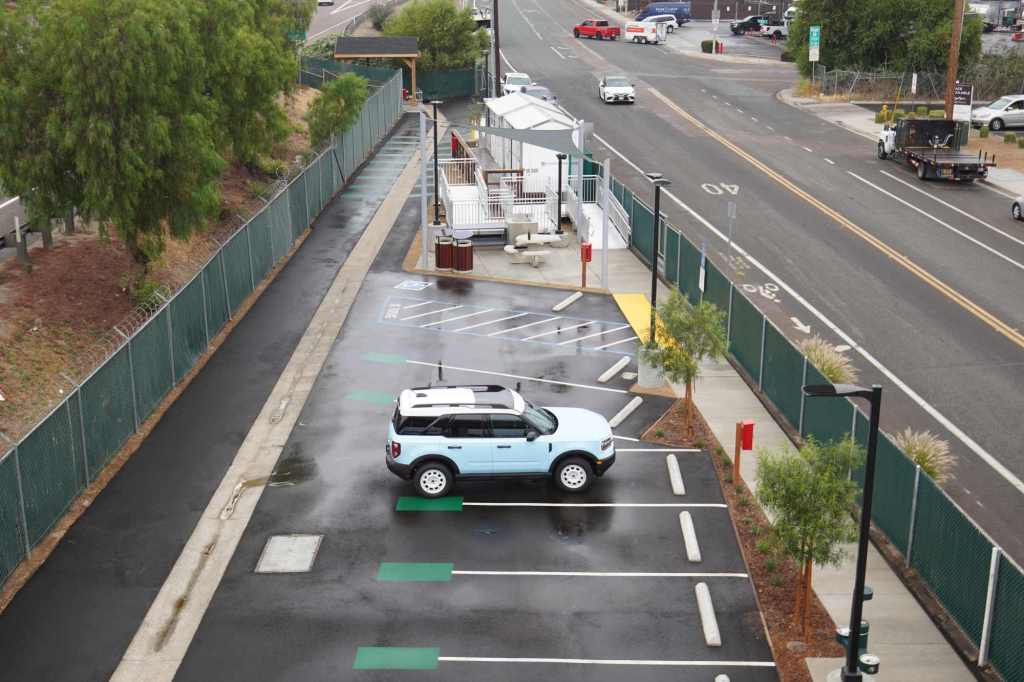 A safe parking lot for homeless residents re-opens in East County – San Diego Union-Tribune