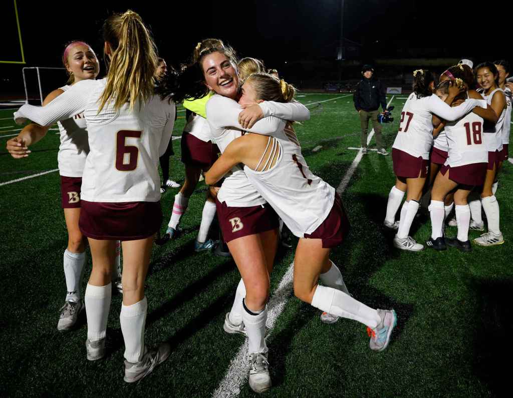 Bishop's is again the team to beat in field hockey