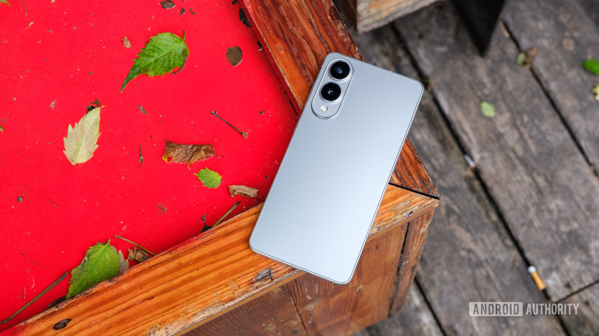 Samsung Galaxy S25 Edge lying down hero