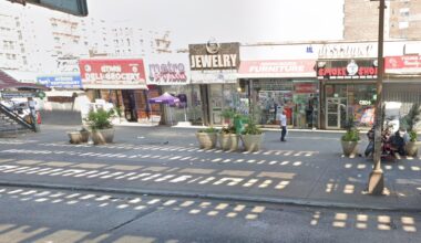 Masked gunman fatally shoots man in head outside Bronx smoke shop, police say