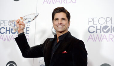 Giordano’s pizza fulfills actor John Stamos’ Riot Fest demand – NBC Chicago