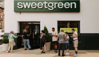 Healthy food chain Sweetgreen will open at Scottsdale Quarter on September 23, 2025...