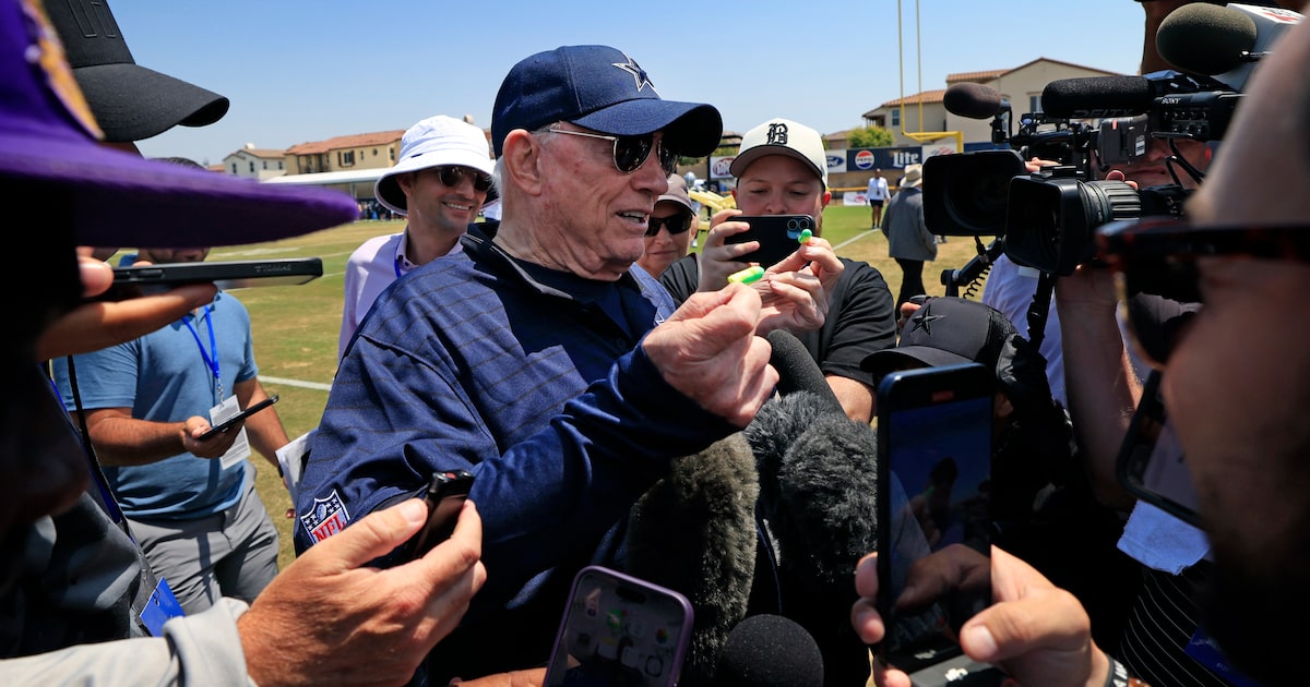 Cowboys owner Jerry Jones doesn’t plan to trade Micah Parsons despite request