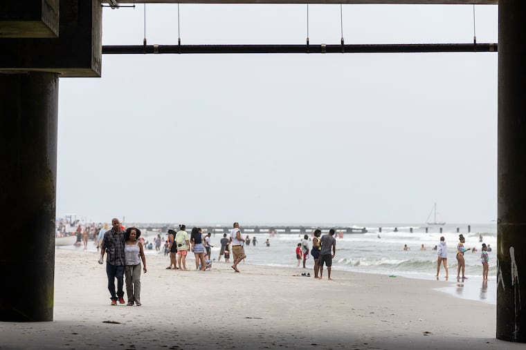 Tim Williams, of Fair Lawn, N.J., 45, and his girlfriend Danielle Ryan, 42, are out walking along the shore celebrating Danielle’s birthday in Atlantic City earlier this month. Coming up, a postcard-perfect weekend.