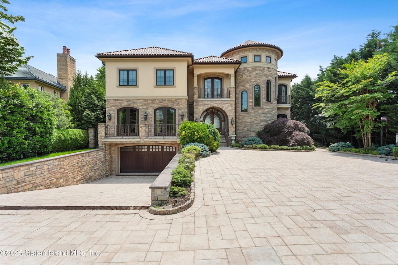 40 Wakefield Road, Eltingville
