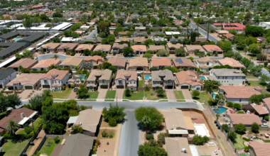 Phoenix ranks among top moving destinations across US, report shows