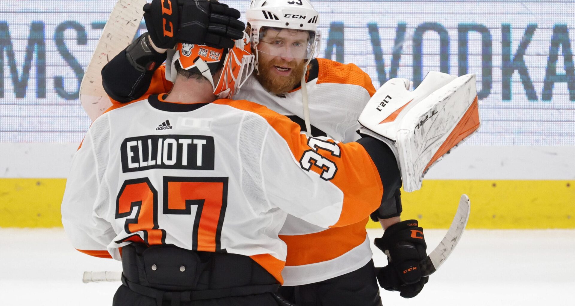3 best free agent goalie signings in Flyers history