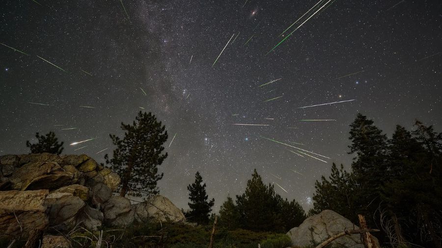 Seattle meteor shower planets align...