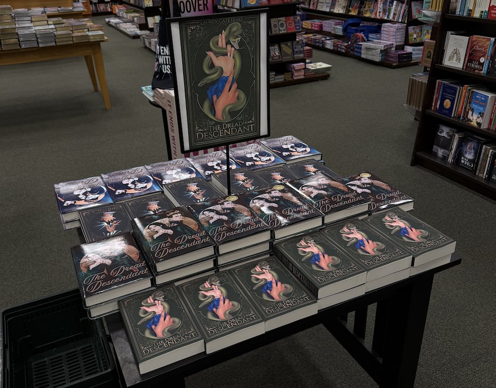 Mississippi author markets her books across the US, using social media to build her reader base