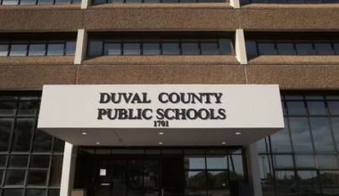 Free and reduced price meal applications available for DCPS 2025-26 school year