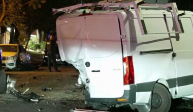 Pursuit of robbery suspects ends in violent crash in Glendale – NBC Los Angeles