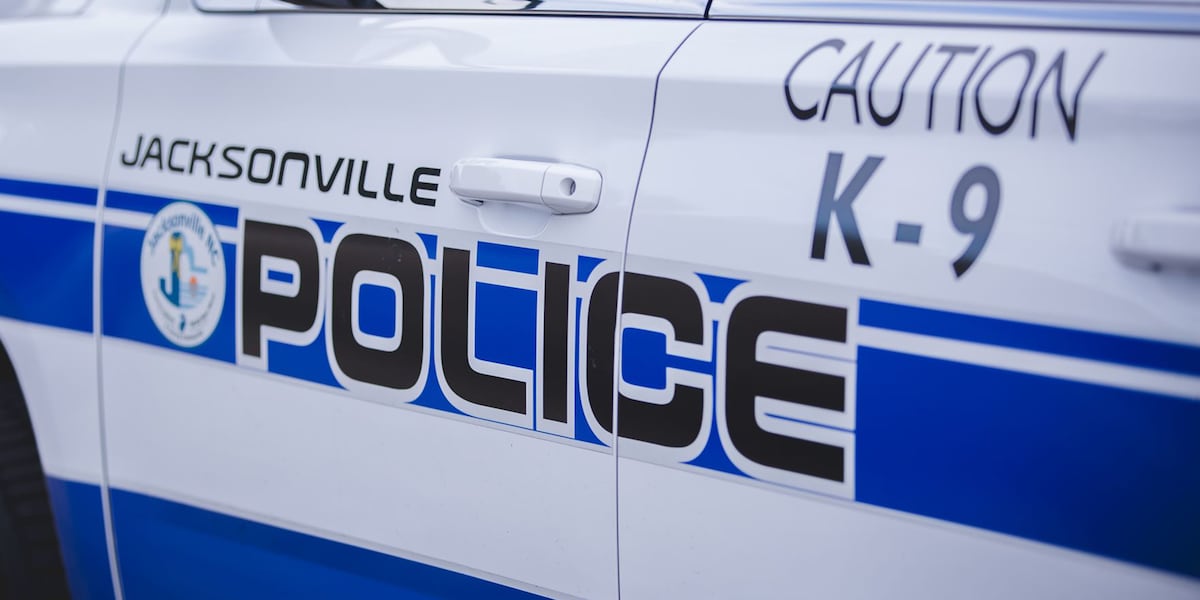 Three people shot in Jacksonville Mall parking lot, investigation underway
