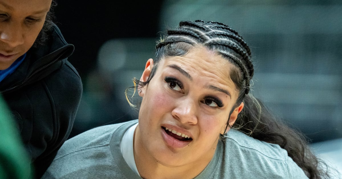 Alaska’s Alissa Pili signs 7-day contract with Los Angeles Sparks