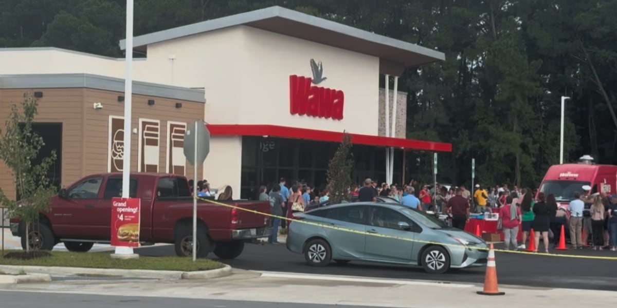 Wawa celebrates grand opening of Jacksonville store
